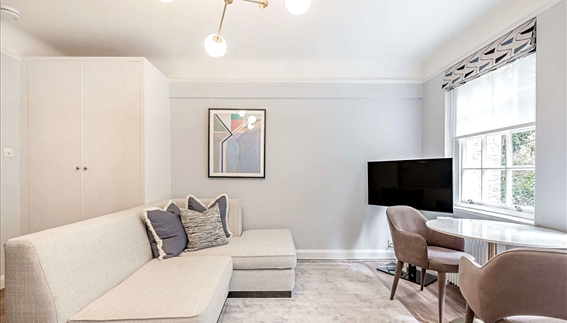 Luxury Studio Apartment To Let  Garden Views  Porter Service  SW3 Image 1