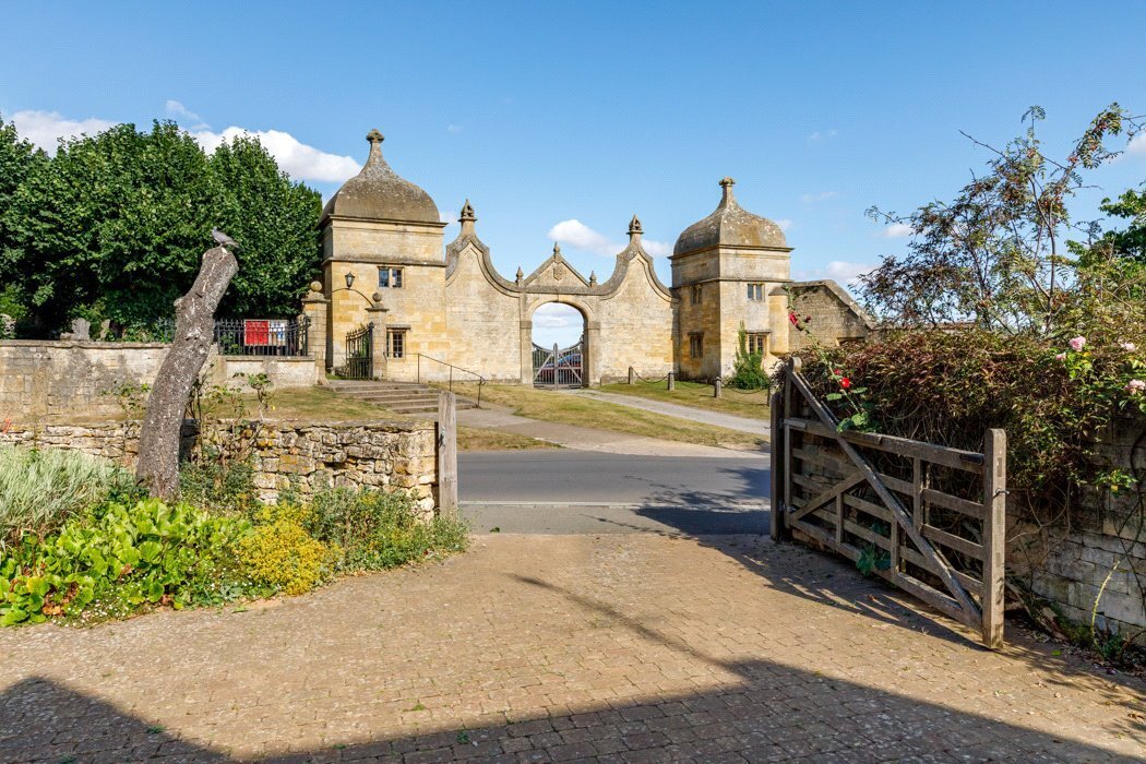 JacksonStops 3 bedroom property for sale in Church Street, Chipping