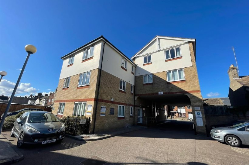 Stanley Street, Lowestoft 1 bedroom William H Brown