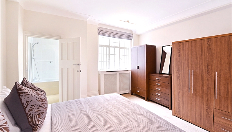 Newly Refurbished  Five Bedroom Apartment  To Let  Strathmore Court  St Johns Wood  NW8 Image 7