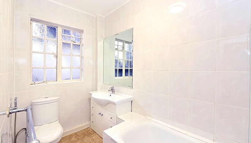 Newly Refurbished  Five Bedroom Apartment  To Let  Strathmore Court  St Johns Wood  NW8 Image 9