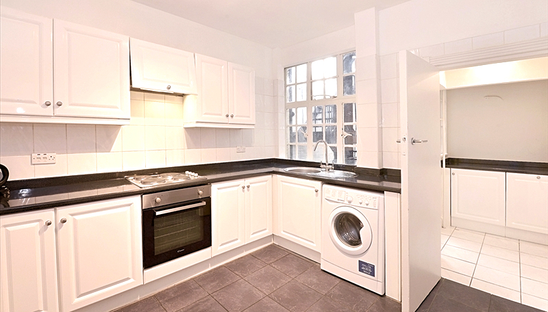 Newly Refurbished  Five Bedroom Apartment  To Let  Strathmore Court  St Johns Wood  NW8 Image 3