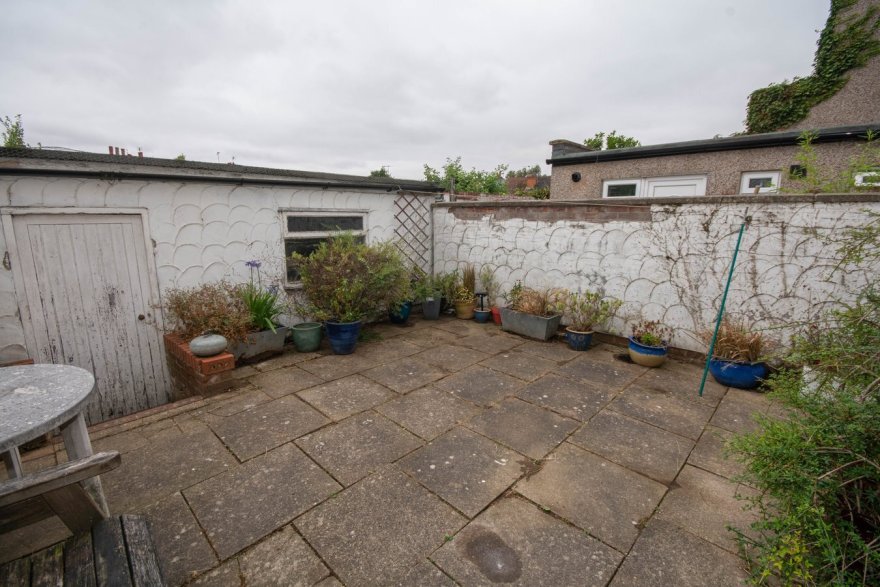 3 bedroom property for sale in Park Road, Rugby, CV21 Guide price £280,000