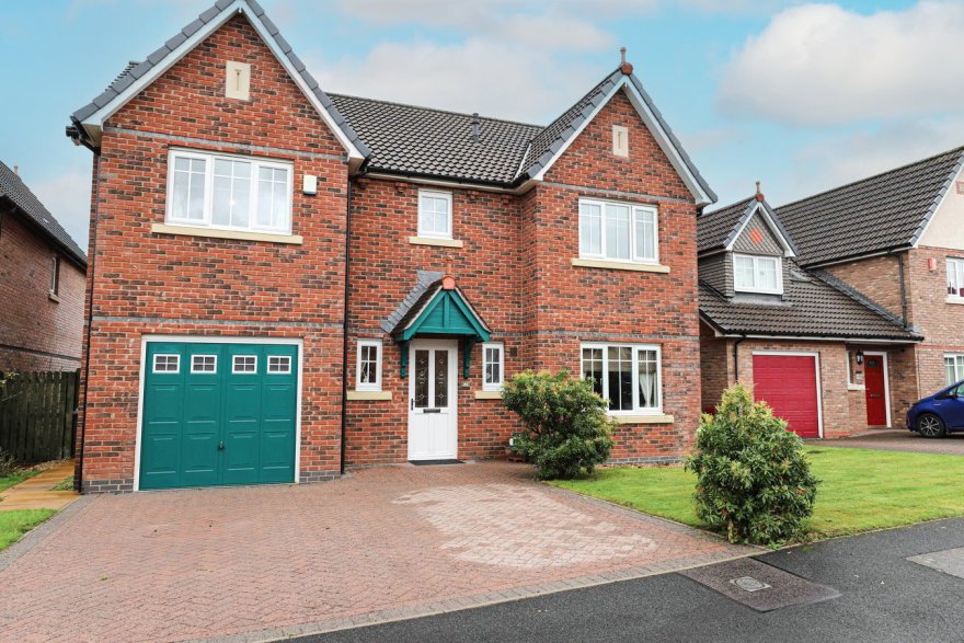 4 bedroom property for sale in Parkland Avenue, Parkland Village