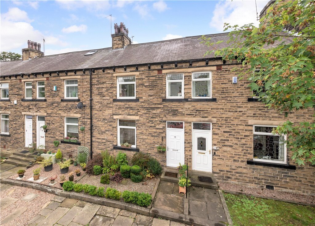 3 bedroom property for sale in Briarfield Road, Shipley, West Yorkshire