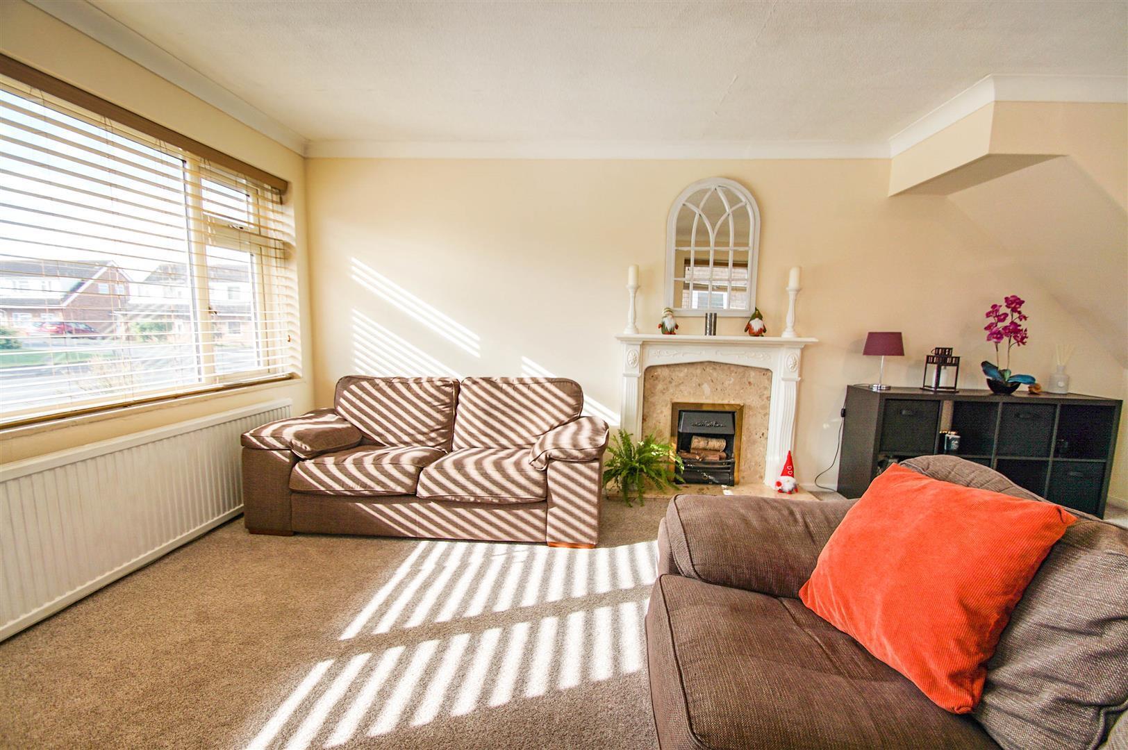 3 bedroom property for sale in Valley Road, Lillington, Leamington Spa