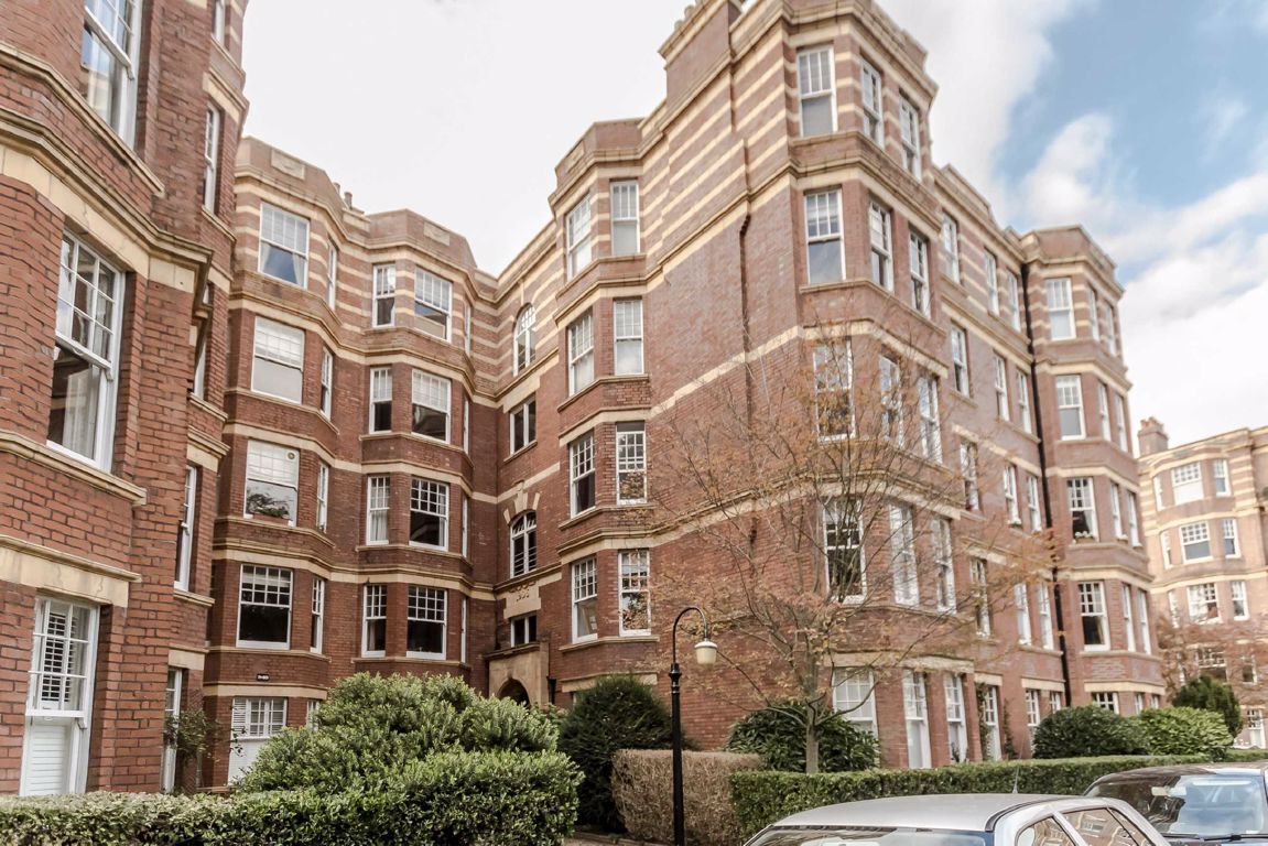 Fletchers 3 bedroom property to let in Sutton Court, Chiswick £645 pw