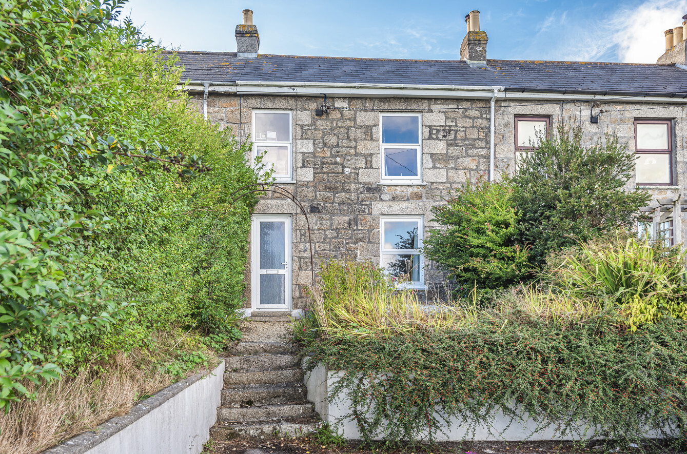 3 bedroom property for sale in Penventon Terrace, Four Lanes, Redruth
