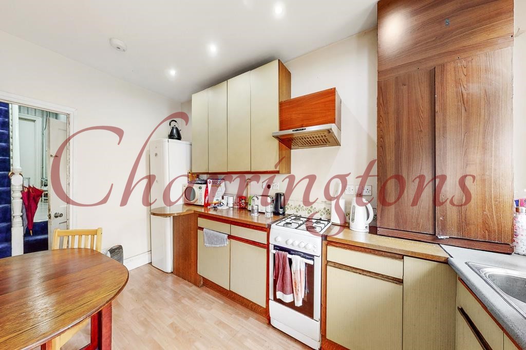 CASH BUYERS ONLY TWO BEDROOM FLAT  MAISONETTE  FOR SALE  WEST HENDON BROADWAY  NW9 Image 3