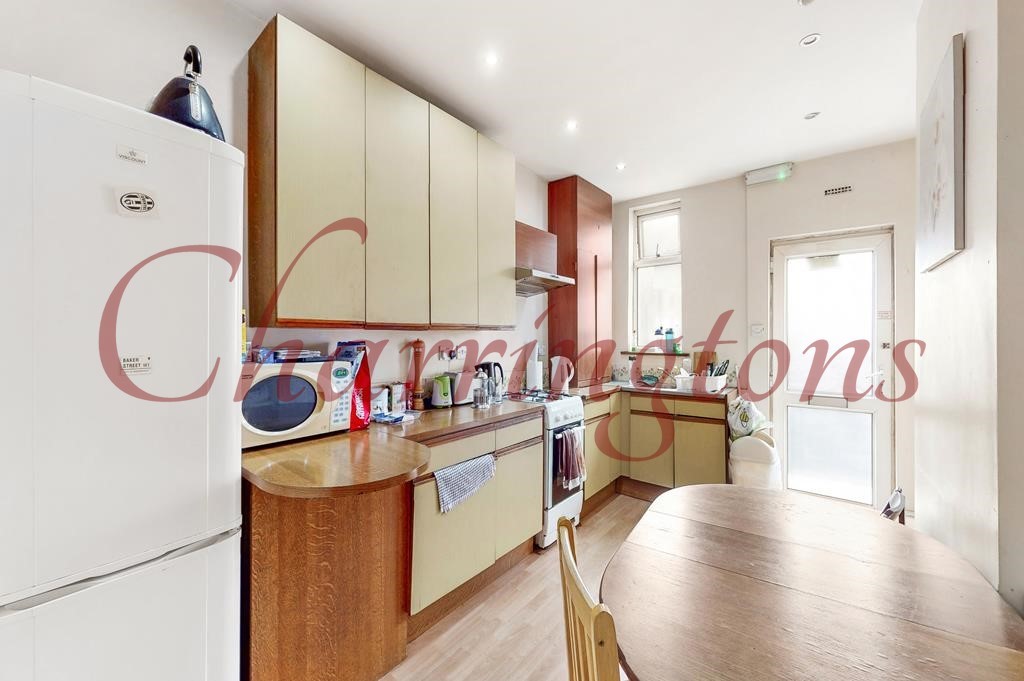 CASH BUYERS ONLY TWO BEDROOM FLAT  MAISONETTE  FOR SALE  WEST HENDON BROADWAY  NW9 Image 2