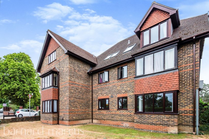 St. James Road, Sutton 1 bedroom flat Barnard Marcus