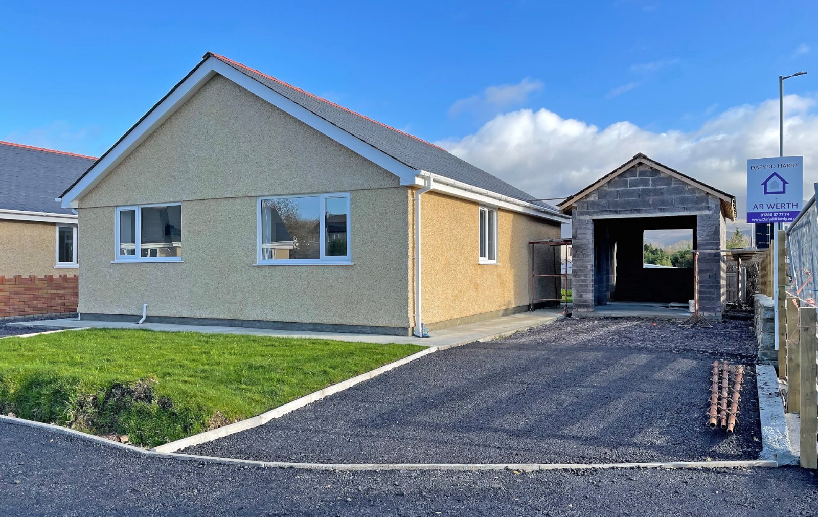 2 bedroom property for sale in Bungalow At Cae'r Eglwys, Llanrug