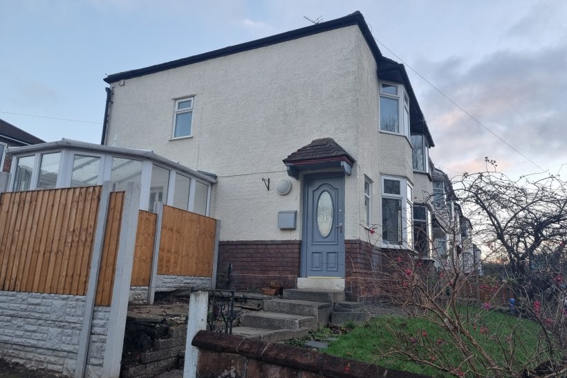 Russell Road, RUNCORN 2 bedroom end of terrace house Swetenhams