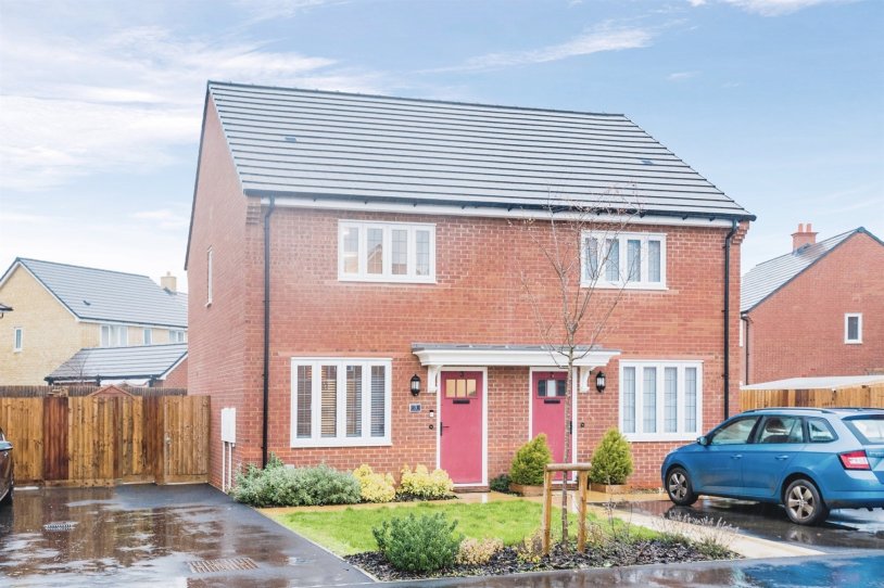 2 bedroom property for sale in Lock Court, Brize Norton, CARTERTON Offers in excess of £300,000