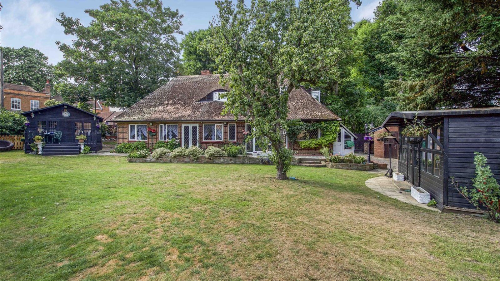 3 bedroom property for sale in Thorney Lane North, Iver £800,000