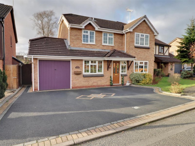 4 bedroom property for sale in Thorn Tree Drive, Crewe Offers over £350,000
