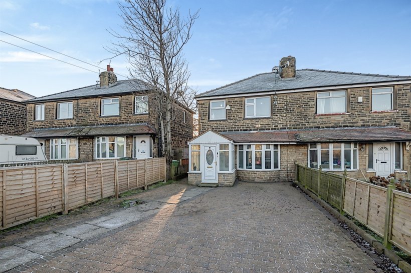 Tyersal Terrace, Tyersal, Bradford 3 bedroom semidetached house