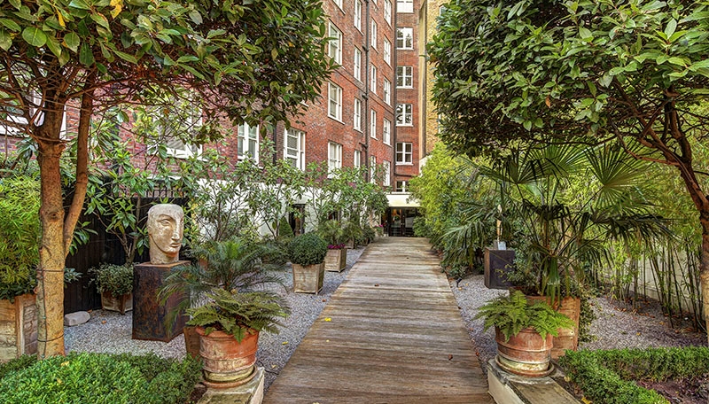 Studio Apartment  To Let  Hill Street  Mayfair  W1 Image 4
