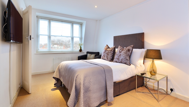 Studio Apartment  To Let  Hill Street  Mayfair  W1 Image 1