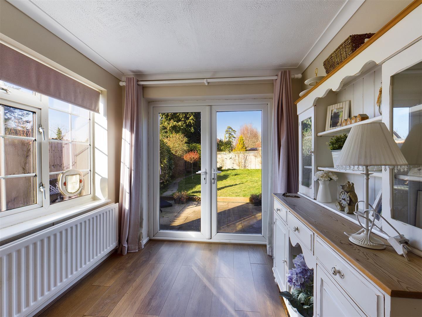 2 bedroom property for sale in Strathmore Road, Ifield Green Offers