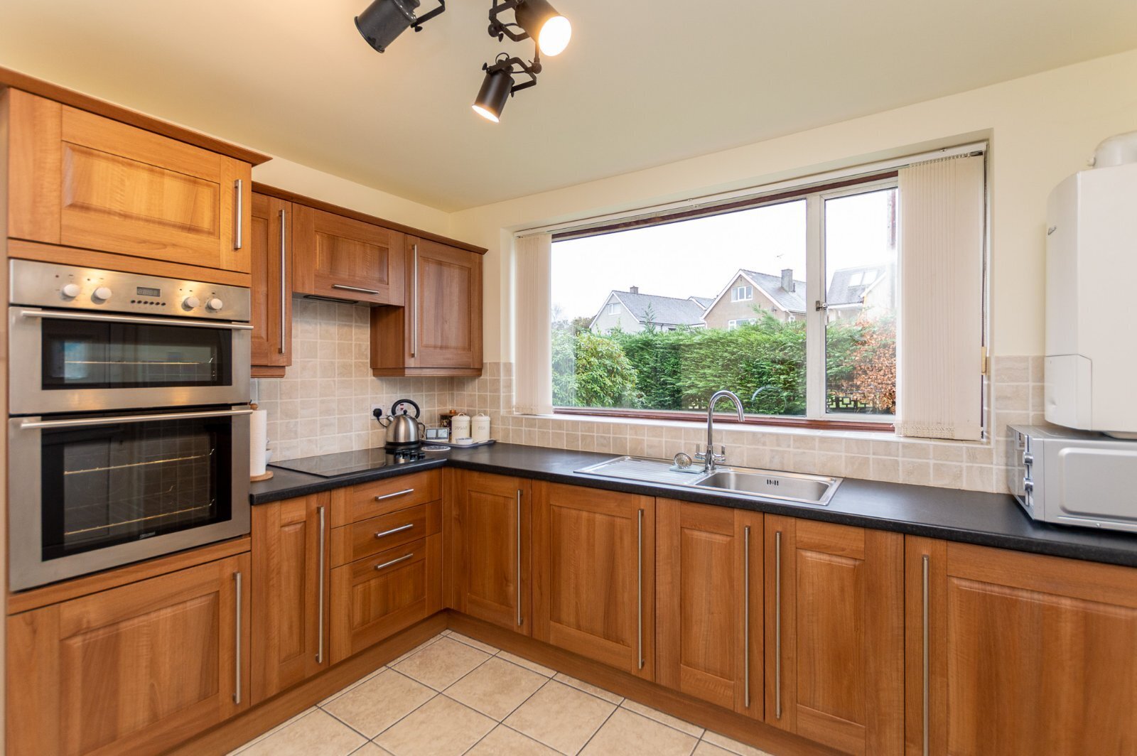 2 bedroom property for sale in Glanffynnon, Llanrug, LL55 £220,000