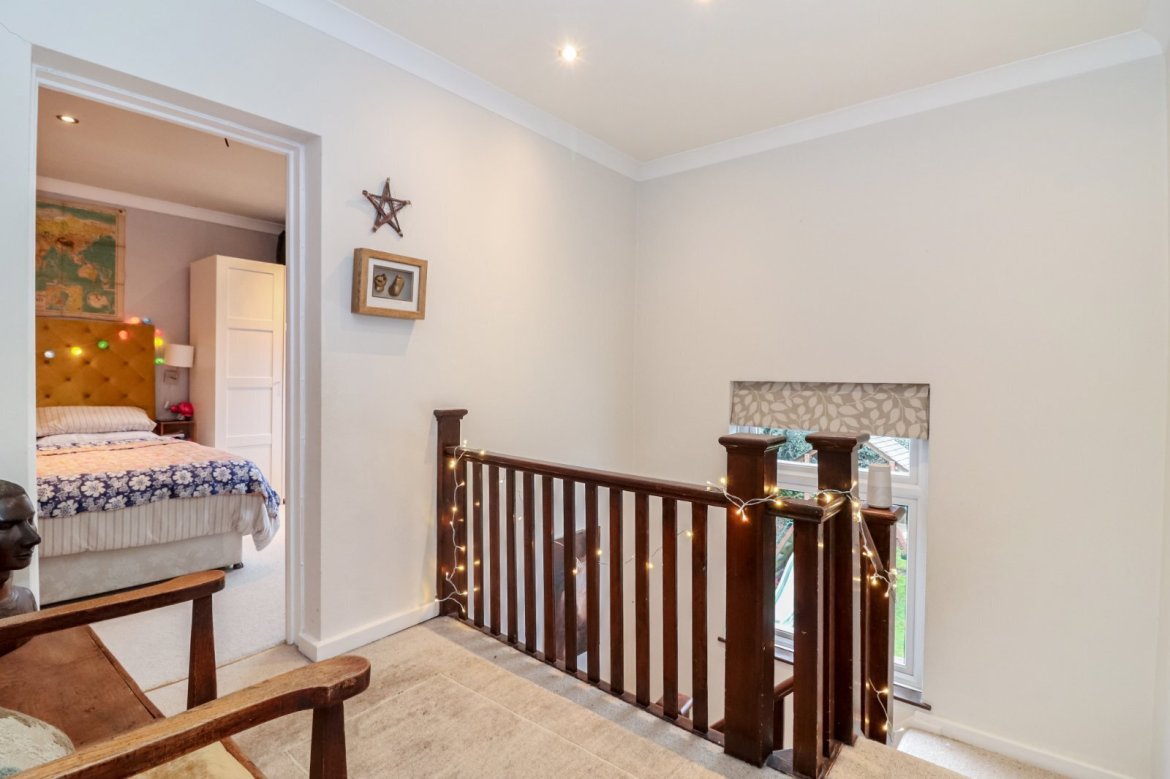 3 bedroom property for sale in Trowley Rise, Abbots Langley