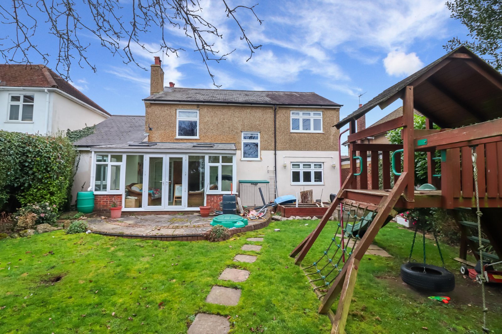 3 bedroom property for sale in Trowley Rise, Abbots Langley