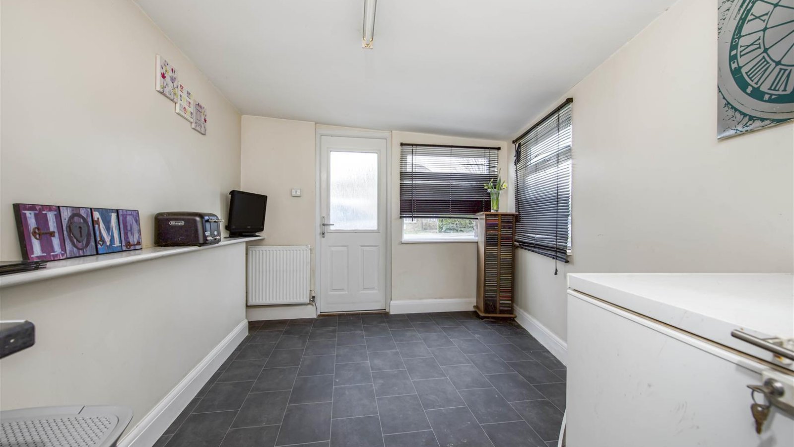 2 bedroom property for sale in Manor Waye, Uxbridge £485,000