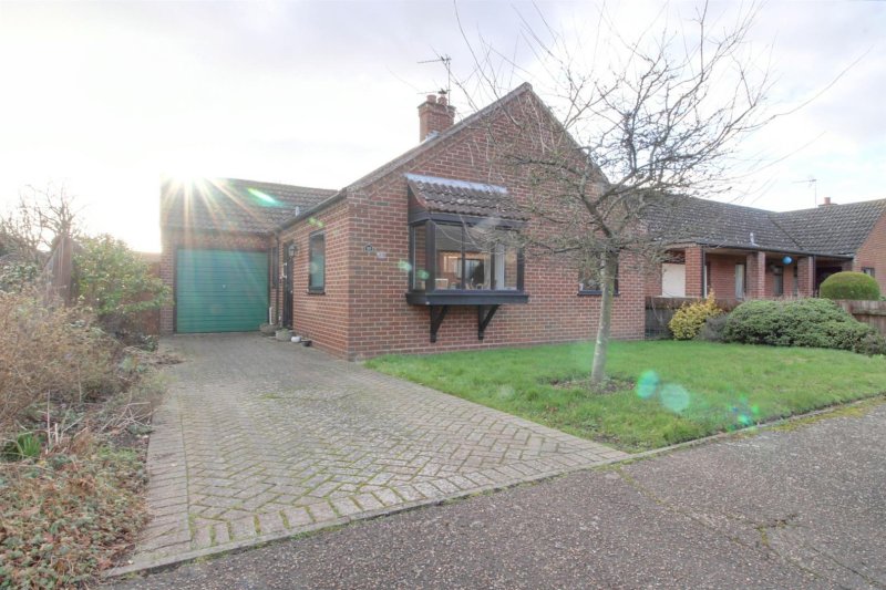 2 bedroom property for sale in Pightle Way, Reepham £325,000
