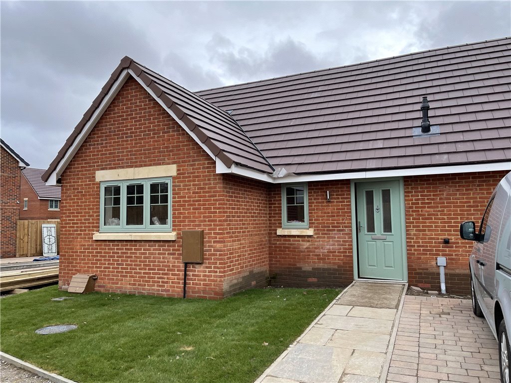 2 bedroom property for sale in Roberts Way, Hawley Road, Blackwater