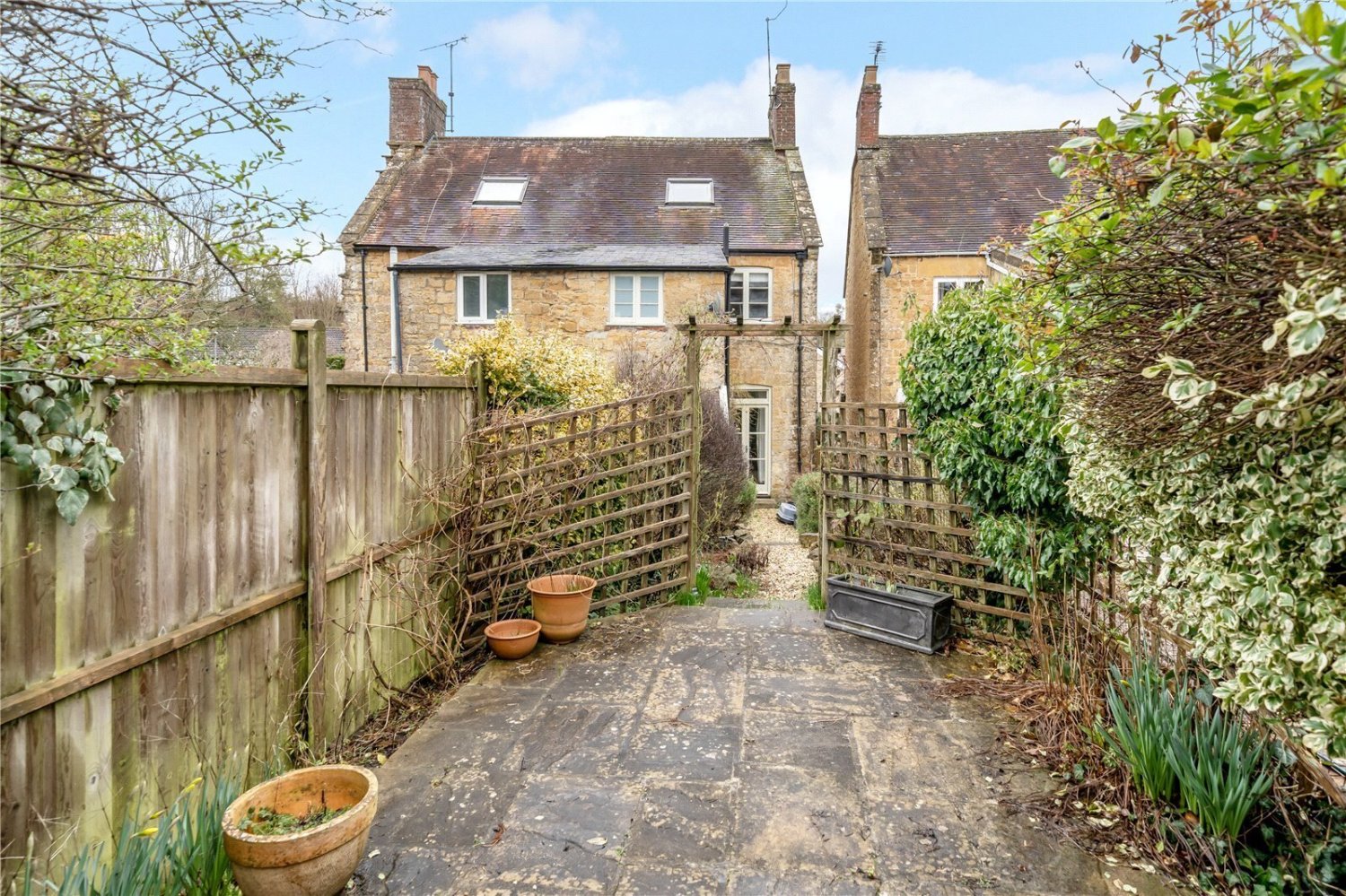 JacksonStops 2 bedroom property for sale in Coombe Terrace