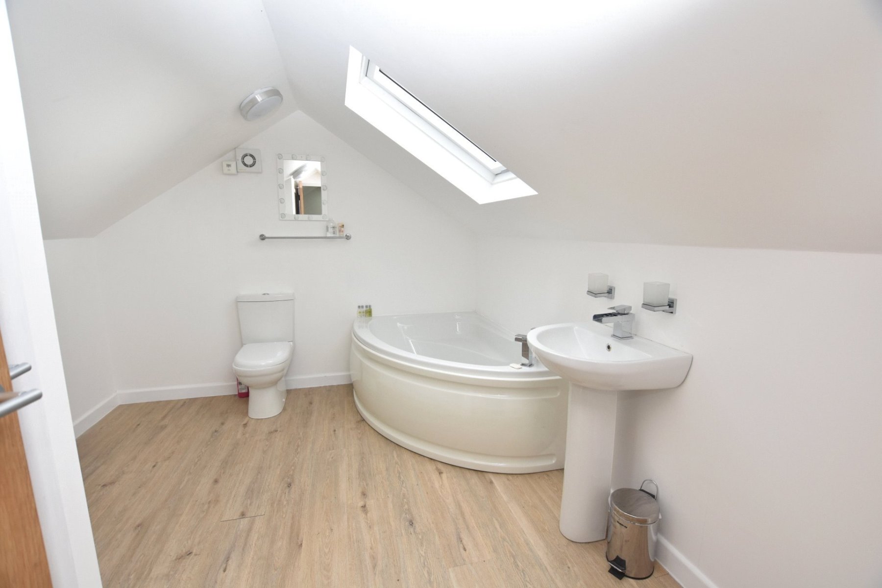 3 bedroom property to let in Hermosa Gardens, Teignmouth, Devon, TQ14