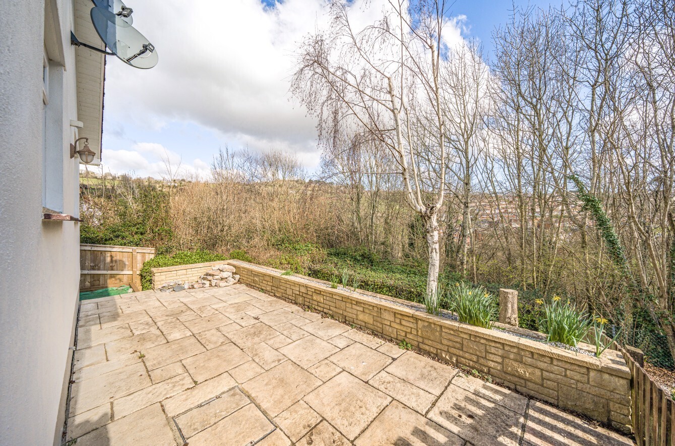 3 bedroom property for sale in Valley Close, Teignmouth, Devon, TQ14 £362,500