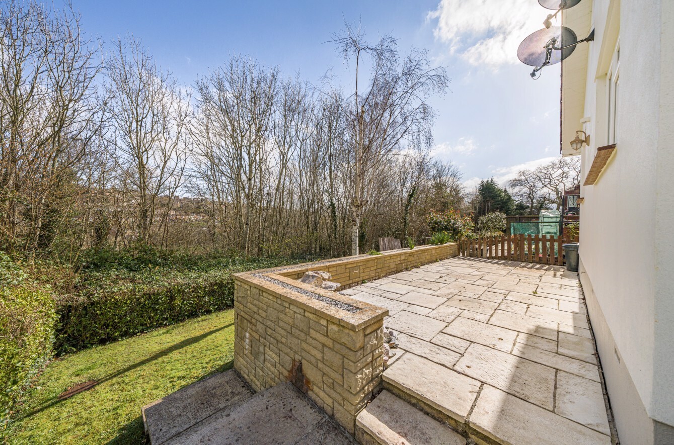 3 bedroom property for sale in Valley Close, Teignmouth, Devon, TQ14 £362,500