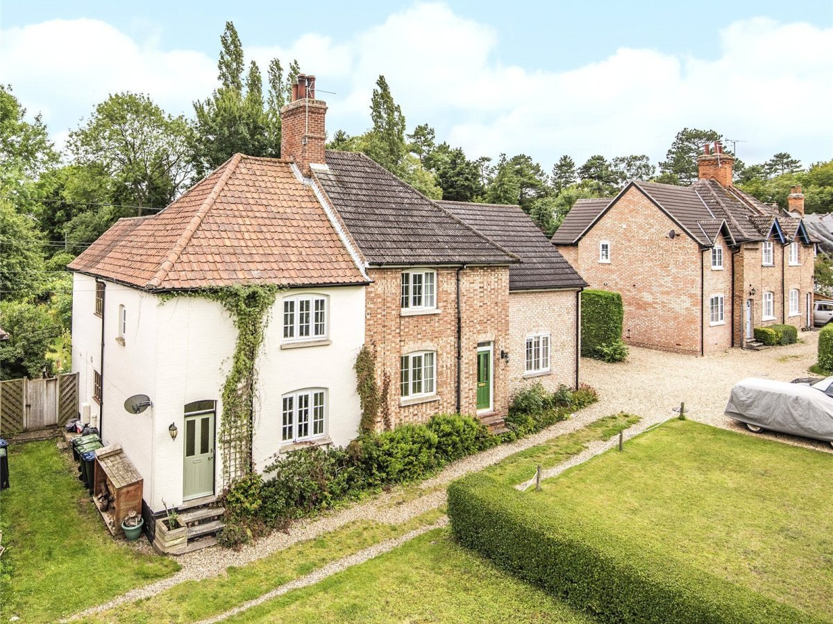 JacksonStops 3 bedroom property for sale in Church Terrace, Cheveley