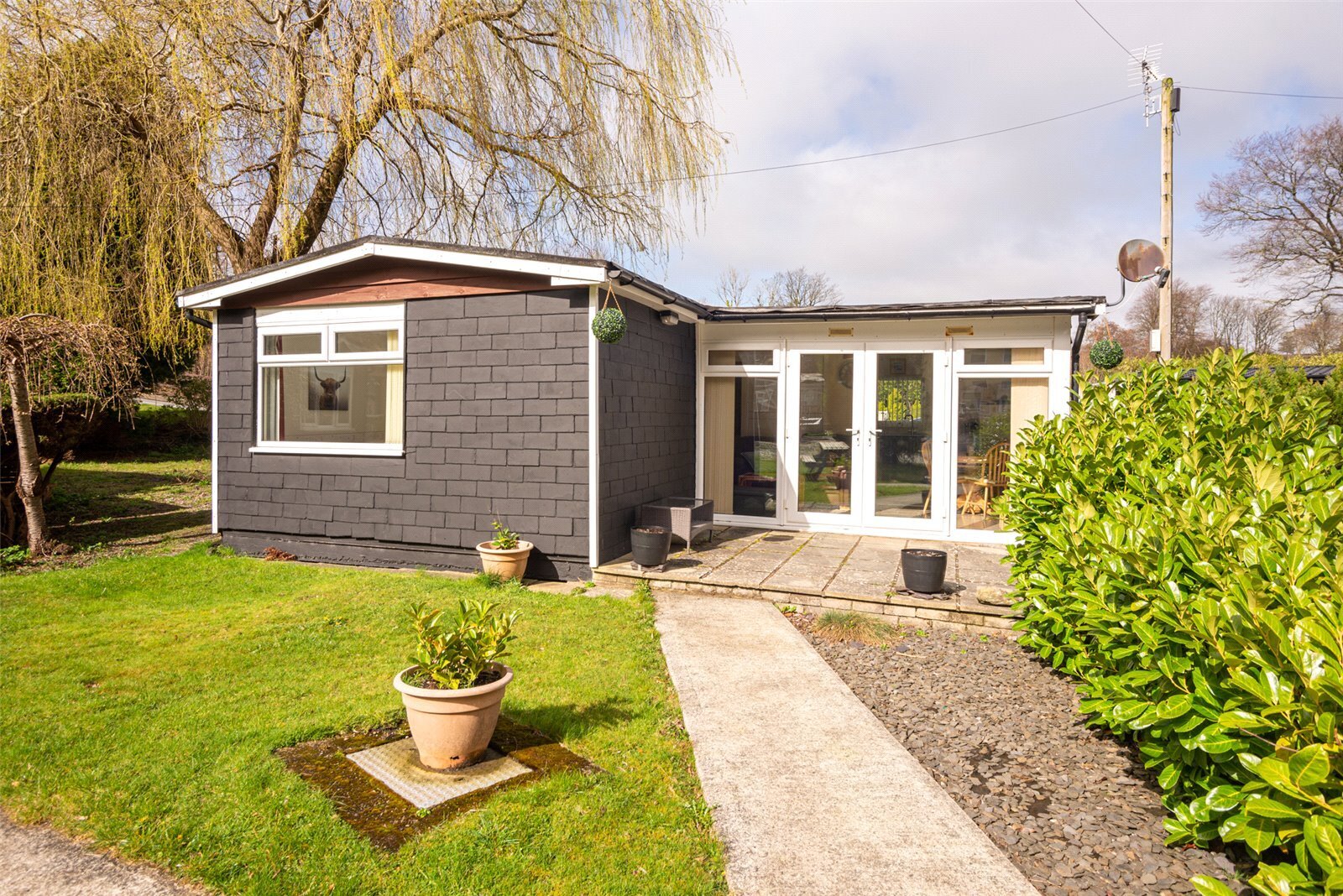 3 bedroom property for sale in Riverside, Glan Gwna, Caeathro, LL55 £