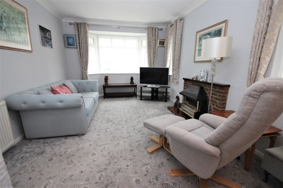 2 bedroom property for sale in Kirkway, Broadstone, Dorset, BH18 £450,000