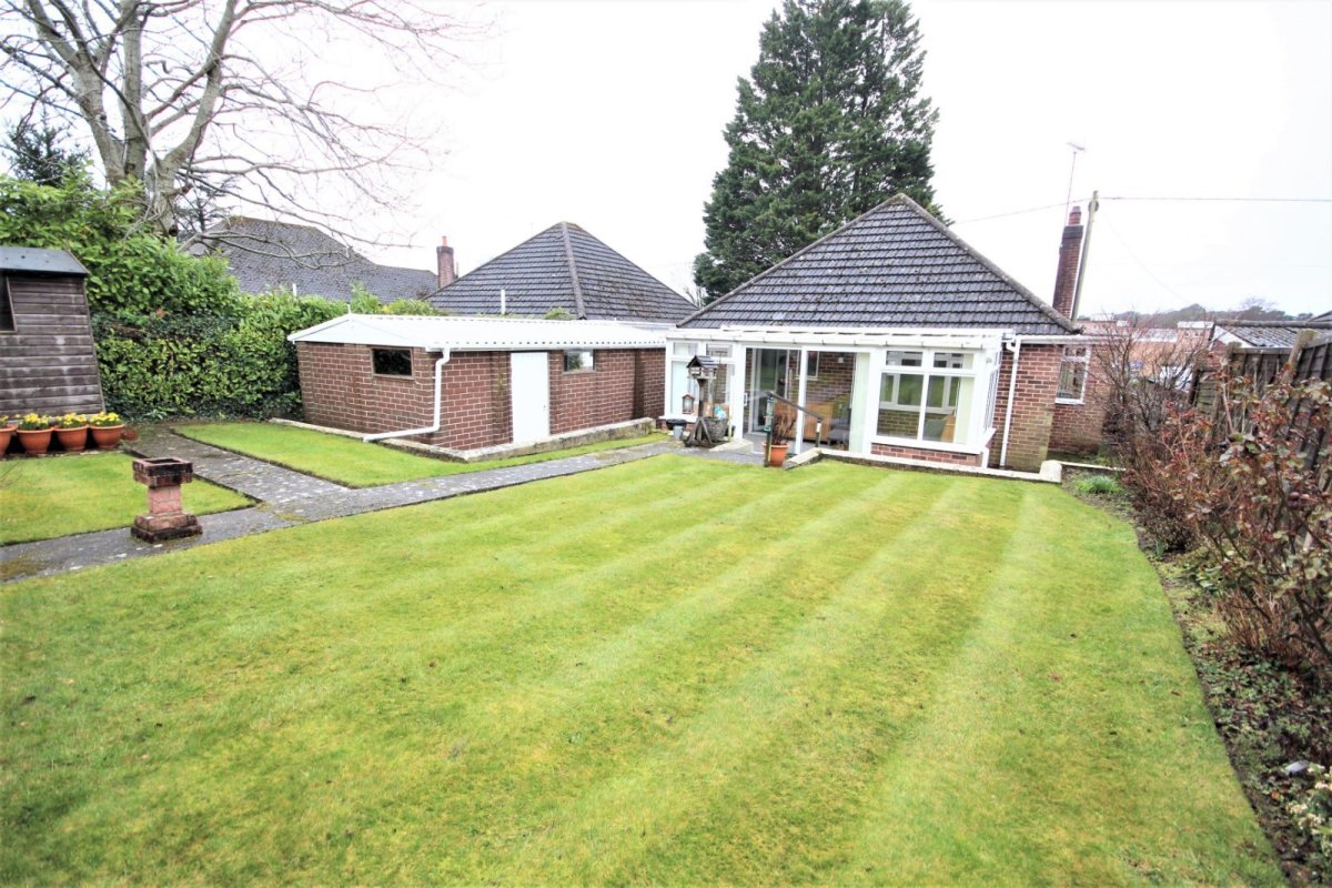 2 bedroom property for sale in Kirkway, Broadstone, Dorset, BH18 £450,000