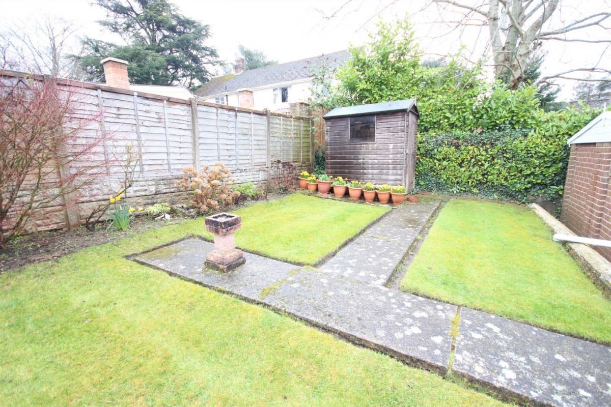 2 bedroom property for sale in Kirkway, Broadstone, Dorset, BH18 £450,000