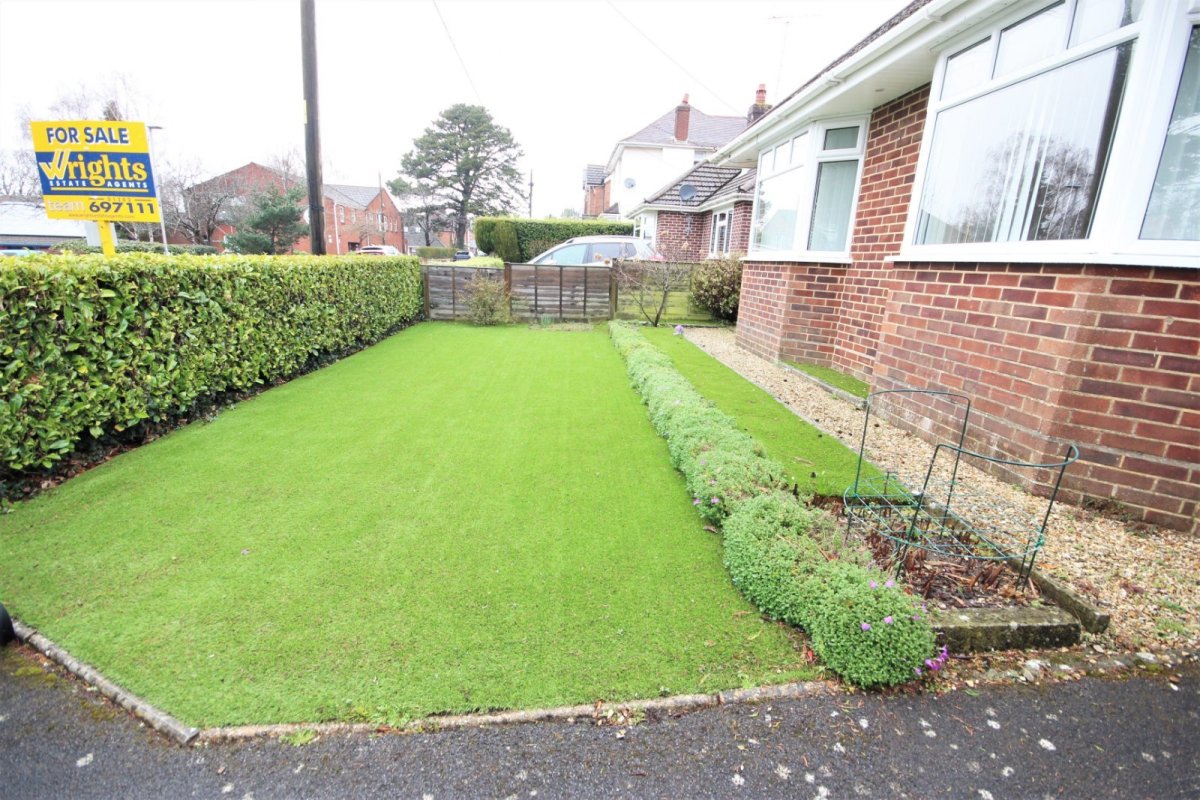 2 bedroom property for sale in Kirkway, Broadstone, Dorset, BH18 £450,000