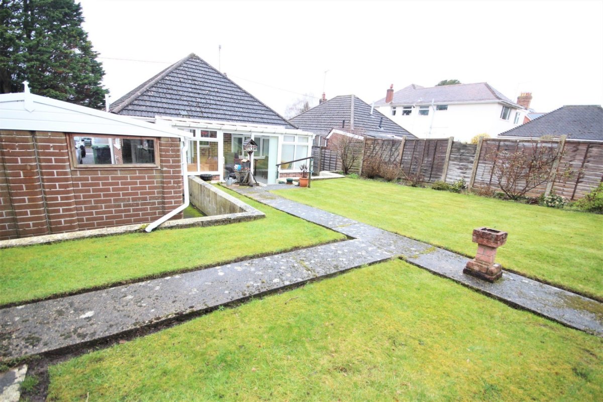 2 bedroom property for sale in Kirkway, Broadstone, Dorset, BH18 £450,000
