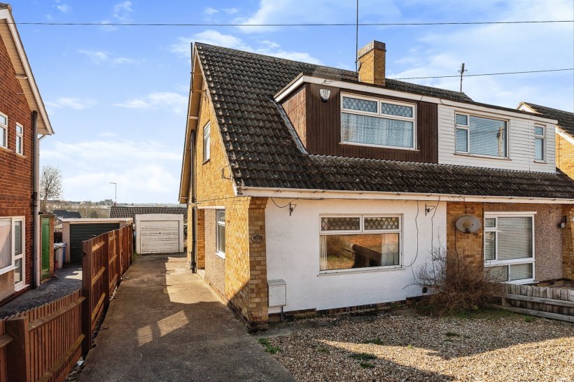 Orton Road, Barton Seagrave, Kettering 3 bedroom semidetached
