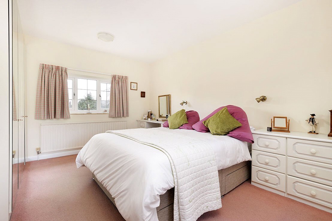 JacksonStops 3 bedroom property for sale in Grevel Lane, Chipping