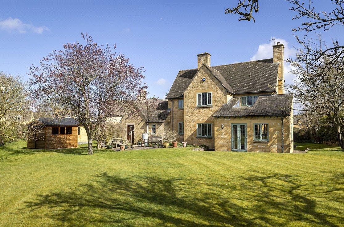 JacksonStops 3 bedroom property for sale in Grevel Lane, Chipping