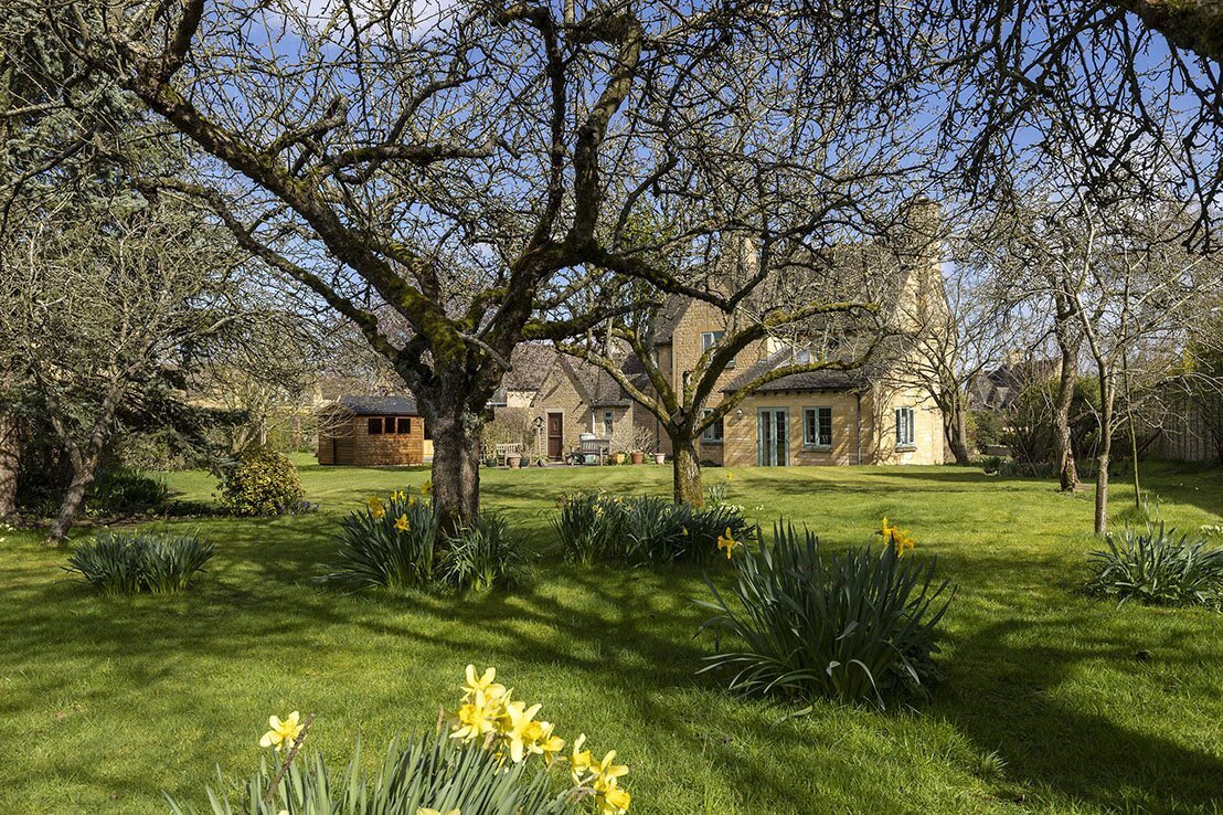 JacksonStops 3 bedroom property for sale in Grevel Lane, Chipping