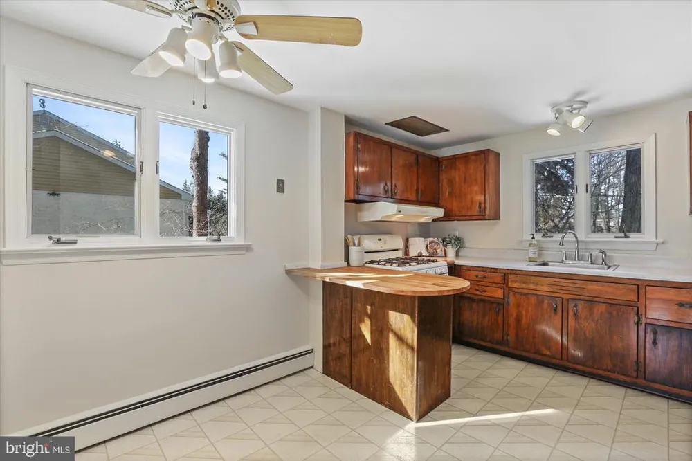 24 Moyer Rd, Yardley, PA 19067