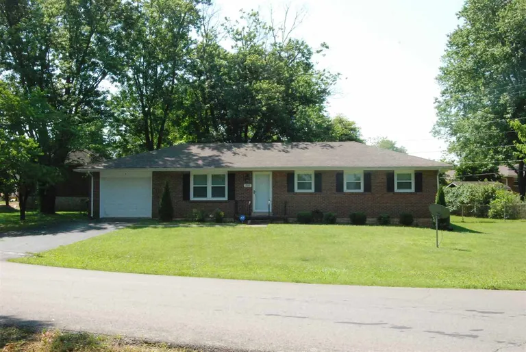 339 Robin Rd, Bowling Green, KY 42101