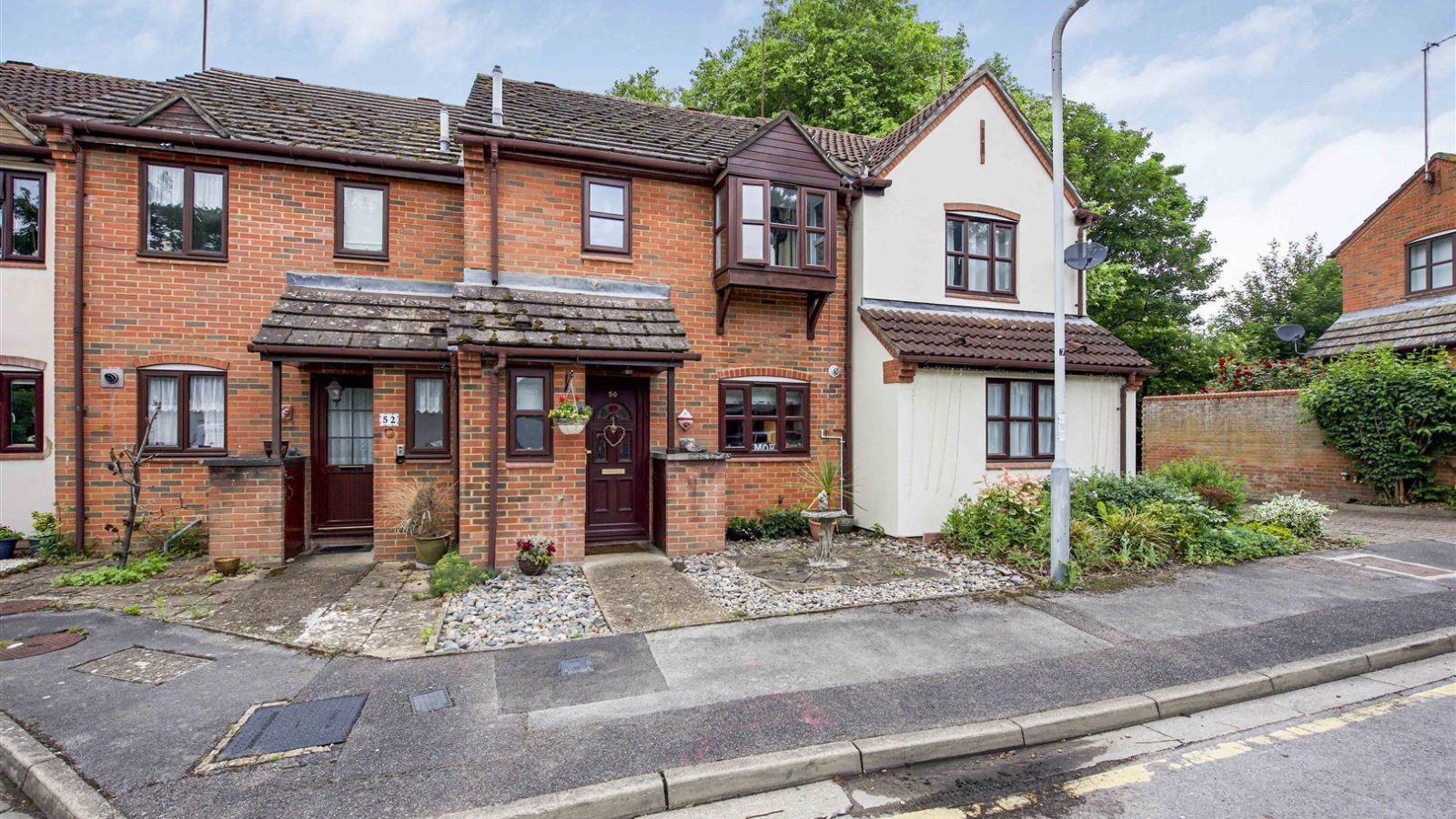 3 bedroom property for sale in Pages Lane, Uxbridge £490,000