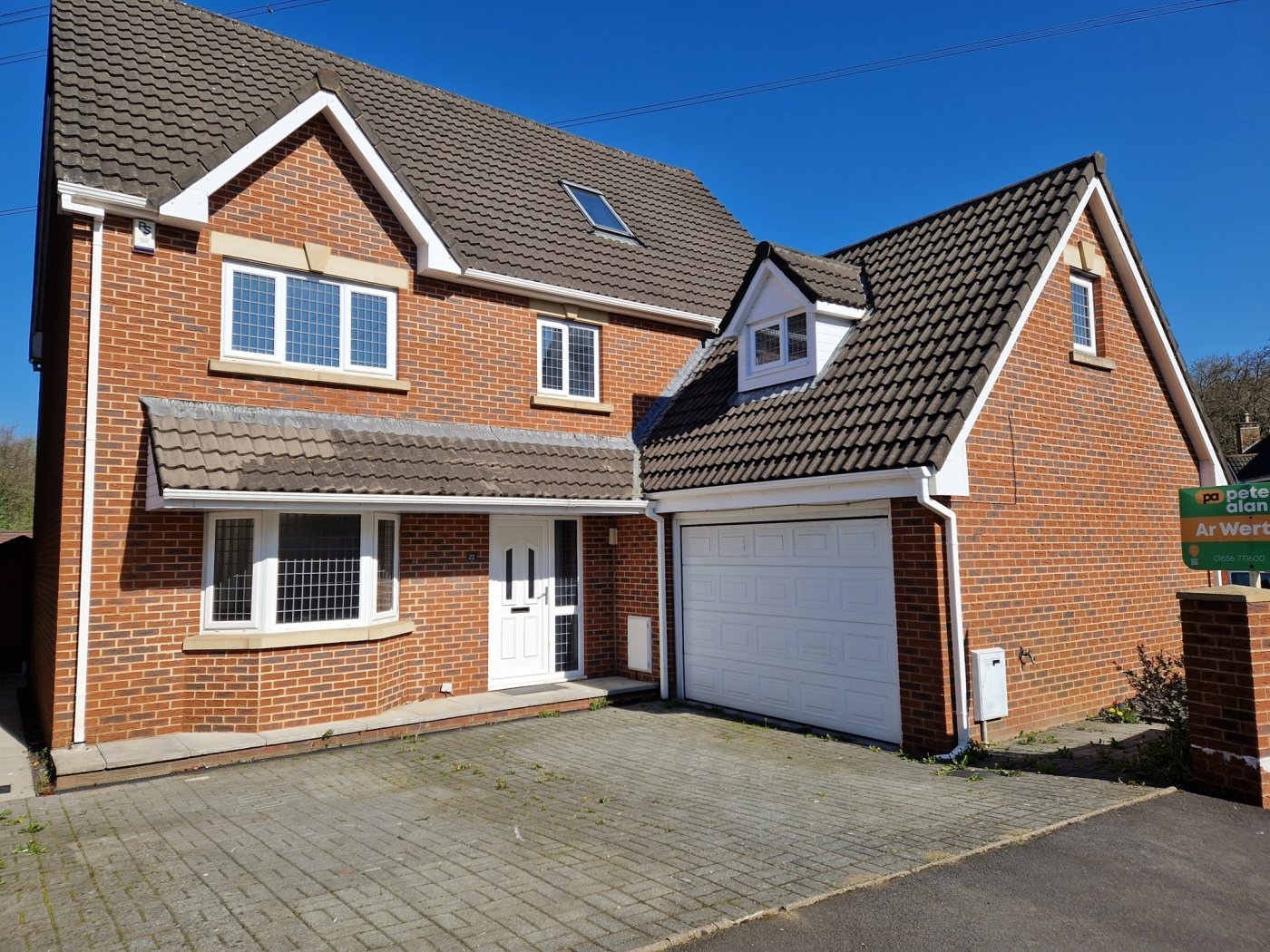 5 bedroom property for sale in Swn Yr Afon, Kenfig Hill, Bridgend £