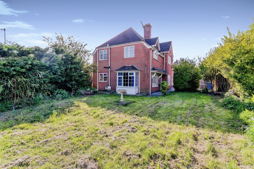Gaysfield Road, Fishtoft, Boston 5 bedroom detached house William H